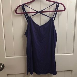 Beyond Yoga purple work out shirt.